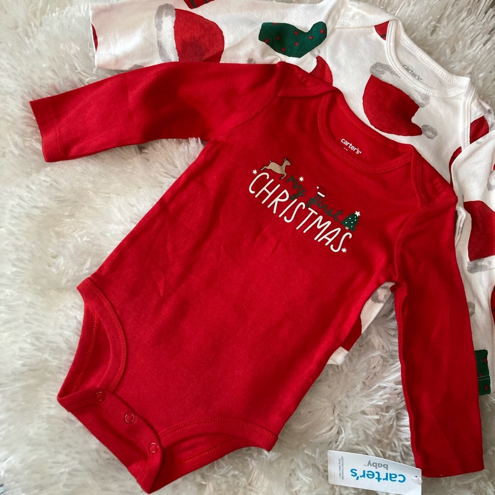 Carter’s 12 month long sleeve onesies 2 piece set. Christmas theme.